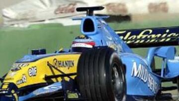 <b>MÁS PRUEBAS.</B> Alonso ha completado su segundo día de pruebas con el R25 y volverá a rodar el jueves.