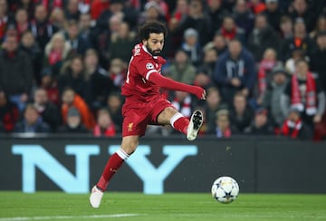 El Liverpool hizo oficial a través de sus redes sociales la renovación de Mohammed Salah. La estrella egipcia amplió su contrato con los de Anfield hasta 2023, lo que hace que sea un poco más complicado ficharle.