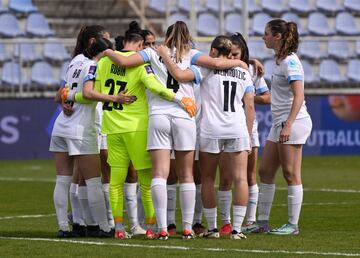 Israel players in a huddle before the match 