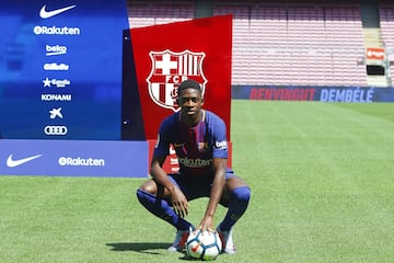 El gran fichaje del Barça esta temporada. El segundo más caro de la Historia del fútbol. Puede debutar como titular en el derbi ante el Espanyol.