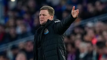 BARCELONA, 18/03/2026.- El entrenador del Newcastle, Eddie Howe durante el partido de vuelta de los octavos de final de la Liga de Campeones disputado entre el Barcelona y el Newcastle, este miércoles en el Camp Nou. EFE/Alejandro García