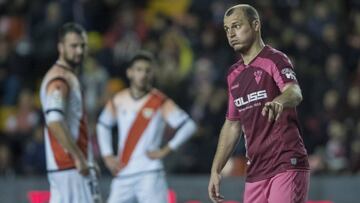 Zozulya, durante el Rayo-Albacete que se suspendi&oacute; el 15 de diciembre.