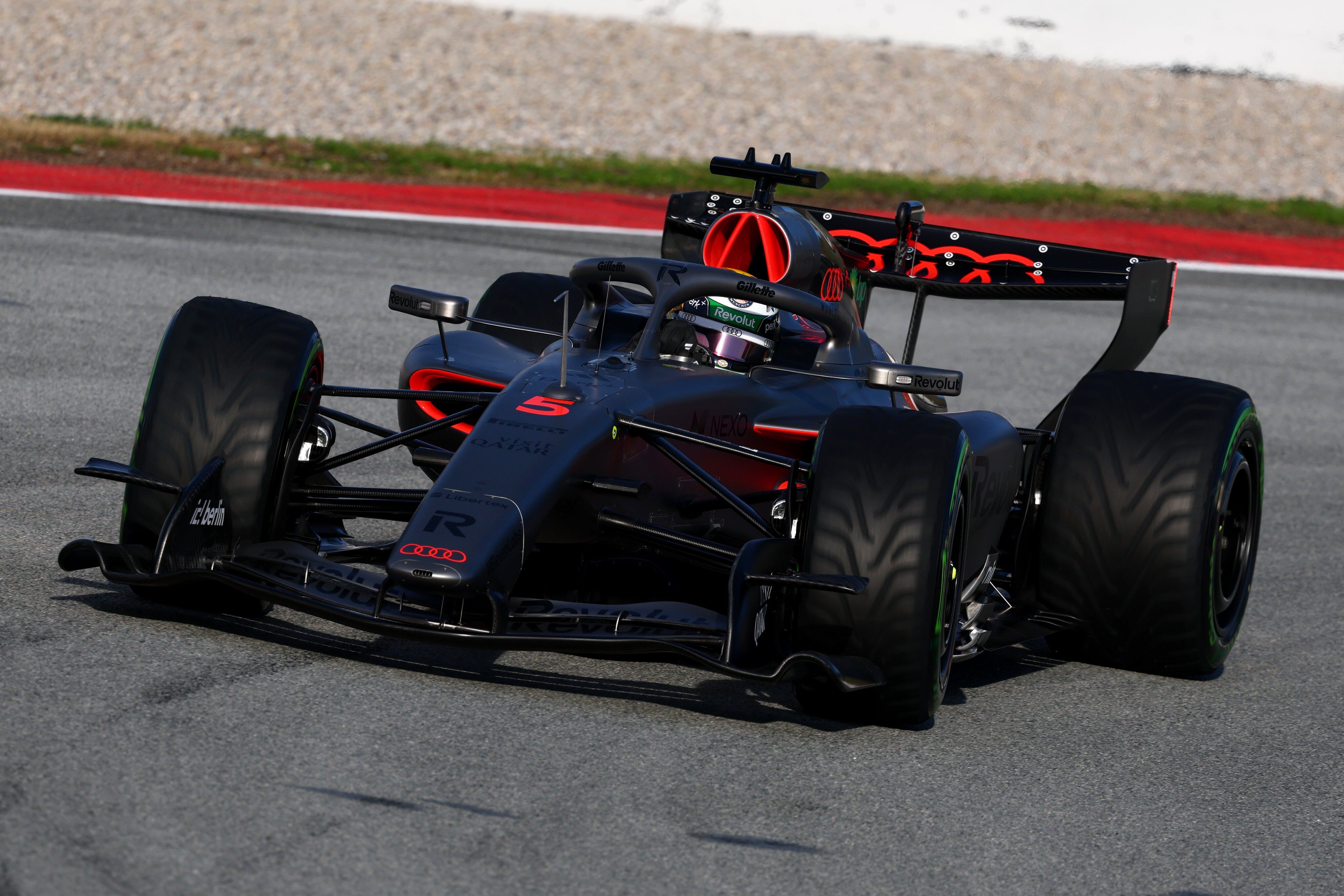 Bortoleto, con el Audi en el test de F1 en Barcelona.