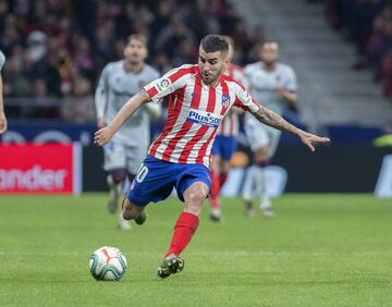 Es el 10 más atípico del Atlético, el anti-héroe, el jugador callado y sacrifcado por el equipo, bien saliendo desde el inicio o desde el banquillo, jugando en punta o en el centro del campo. Llegó al Atlético en 2014, estuvo su primera temporada en blanco porque tuvo que ser operado de corazón. Esa operación le marcó y siempre mostró su agradecimiento al Atlético. Lleva 221 partidos con el Atlético, 37 goles. Ha ganado una Europa League y una Supercopa de Europa. Muy querido por su afición y por sus compañeros, el argentino siempre crea muchos problemas a los rivales.