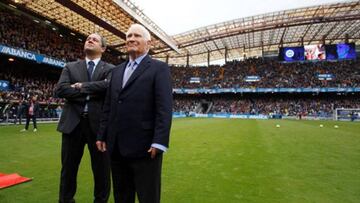 El Depor homenajeó a Arsenio en el descanso del partido