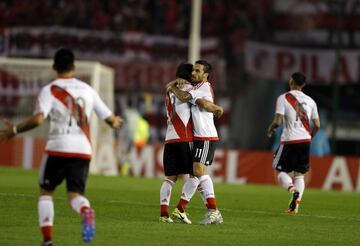 Celebración del gol de Ignacio Scocco.