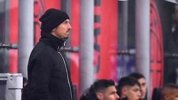 Soccer Football - Serie A - AC Milan v AS Roma - San Siro, Milan, Italy - January 8, 2023 AC Milan's Zlatan Ibrahimovic looks on from the sidelines REUTERS/Daniele Mascolo