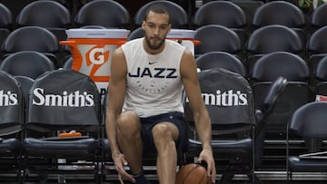 SALT LAKE CITY, UT - FEBRUARY 6: Rudy Gobert #27 of the Utah Jazz warms up before their game against the Phoenix Sunsduring at the Vivint Smart Home Arena on February 6, 2019 in Salt Lake City , Utah. NOTE TO USER: User expressly acknowledges and agrees that, by downloading and or using this photograph, User is consenting to the terms and conditions of the Getty Images License Agreement.  Chris Gardner/Getty Images/AFP
 == FOR NEWSPAPERS, INTERNET, TELCOS &amp; TELEVISION USE ONLY ==