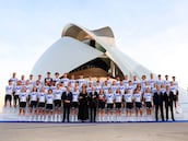 El Movistar se presenta en Valencia: Tour para Uijtdebroeks y dudas de Mas