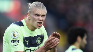 Liverpool (United Kingdom), 16/10/2022.- Manchester City's Erling Haaland reacts during the English Premier League soccer match between Liverpool FC and Manchester City in Liverpool, Britain, 16 October 2022. (Reino Unido) EFE/EPA/PETER POWELL EDITORIAL USE ONLY. No use with unauthorized audio, video, data, fixture lists, club/league logos or 'live' services. Online in-match use limited to 120 images, no video emulation. No use in betting, games or single club/league/player publications
