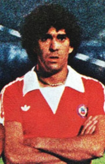 Eduardo Bonvallet jug&oacute; f&uacute;tbol profesional durante 11 a&ntilde;os. Se retir&oacute; en 1983, defendiendo a Uni&oacute;n San Felipe, por una lesi&oacute;n cr&oacute;nica.