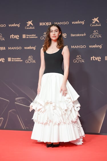 La actriz Greta Fernández posa en la alfombra roja de la 40º edición de los Premios Goya.