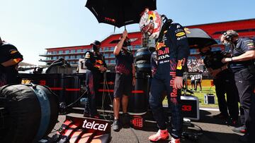 NORTHAMPTON, ENGLAND - JULY 18: Max Verstappen of Netherlands and Red Bull Racing prepares to drive on the grid before the F1 Grand Prix of Great Britain at Silverstone on July 18, 2021 in Northampton, England. (Photo by Mark Thompson/Getty Images)