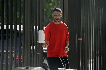 Munir llegando al Estadio de la Rosaleda para realizarse los test del Covid-19 y serológicos.