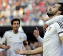 Negredo hace fuerte al Valencia de Neville en la Copa
