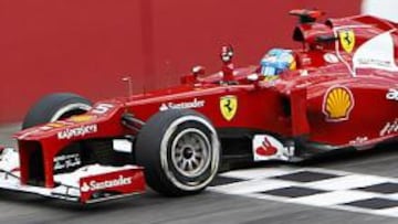 <b>POR DELANTE DE TODOS. </b>Alonso cruzó primero la meta del GP de Alemania y esa victoria, la tercera del año, le consolida como líder de la general del Mundial 2012.