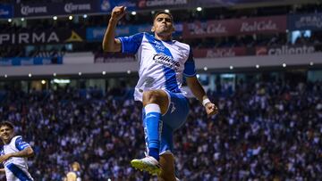 Guillermo Martínez festeja un gol que anotó en contra de los Pumas en la jornada 17 del Apertura 2022.