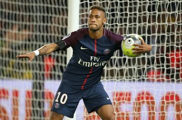 Neymar llegó al PSG procedente del Barcelona por 222 M€.
