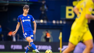 Hugo Solozábal durante su debut en LaLiga EA Sports contra el Villarreal.