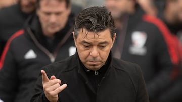 MAR DEL PLATA, ARGENTINA - JULY 24: Marcelo Gallardo head coach of River Plate gestures before a match between Aldosivi and River Plate as part of Liga Profesional 2022 at Estadio Jose Maria Minella on July 24, 2022 in Mar del Plata, Argentina. (Photo by Rodrigo Valle/Getty Images)