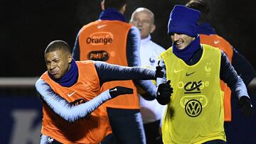Mbappé y Griezmann, durante un entrenamiento con Francia.