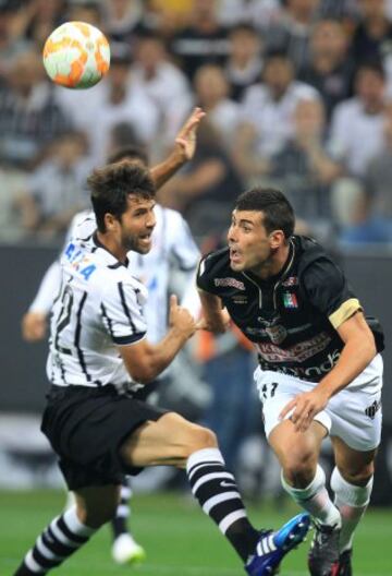 Once Caldas cayó en su debut en Libertadores. Corinthians lo superó 4-0.