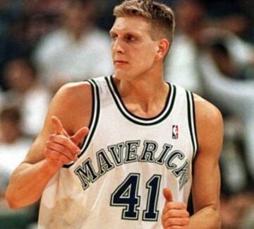 Nowizki es el gran jugador de la historia de los Mavericks (1998-2016), así que ahora cuesta recordar que en realidad fue drafteado (número 9, 1998) por Milwaukee Bucks, que le envió minutos después a Dallas junto a Pat Garrity y a cambio de Robert Traylor.