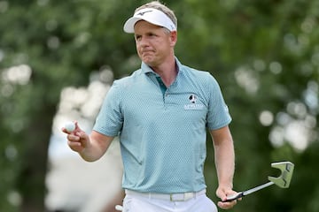 DETROIT, MICHIGAN - JULY 29: Luke Donald of England reacts after making par on the eighth green during the second round of the Rocket Mortgage Classic at Detroit Golf Club on July 29, 2022 in Detroit, Michigan.   Gregory Shamus/Getty Images/AFP
== FOR NEWSPAPERS, INTERNET, TELCOS & TELEVISION USE ONLY ==