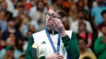 Paris 2024 Olympics - Swimming - Men's 800m Freestyle Victory Ceremony - Paris La Defense Arena, Nanterre, France - July 30, 2024. Gold medallist Daniel Wiffen of Ireland reacts as he celebrates after winning and establishing Olympic record. REUTERS/Clodagh Kilcoyne
