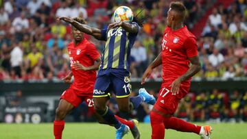 Soccer Football - Audi Cup - Bayern Munich v Fenerbahce - Allianz Arena, Munich, Germany - July 30, 2019  Bayern Munich&#039;s Jerome Boateng in action with Fenerbahce&#039;s Victor Moses   REUTERS/Michael Dalder