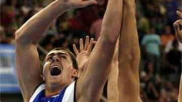 <b>POR POCO</b>. Milicic estuvo a punto de conducir a su selección a un importante triunfo ante los campeones de Europa.