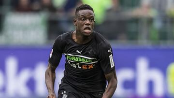 Denis Zakaria, jugador del Borussia Monchengladbach, durante un partido.