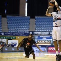 Robertson machaca al Zaragoza: 37 puntos con nueve triples