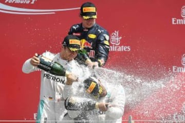 Lewis Hamilton gana por delante de Nico Rosberg y Max Verstappen.