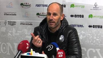 La tajante respuesta del m¨ªster de Unionistas sobre jugar en el Helm¨¢ntico contra el Madrid