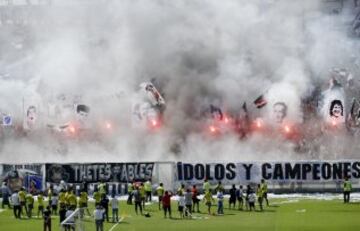 Santiago, 5 de marzo de 2016
La hinchada de Colo Colo realiza el Arengazo para alentar al equipo antes del Colo Colo v Universidad Catolica de este fin de semana.