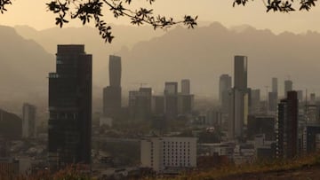 Polvo del Sahara activa contingencia ambiental en Nuevo León; hay muy mala calidad del aire