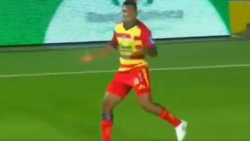 El 'Orejas' sigue 'on fire': golazo de Edison Flores ante Juárez