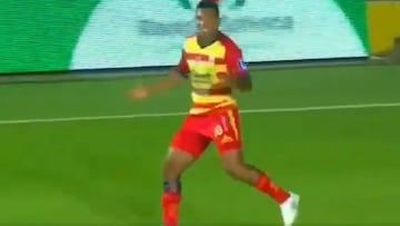 El 'Orejas' sigue 'on fire': golazo de Edison Flores ante Juárez