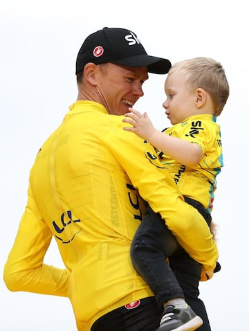 El hijo de Froome se roba el show en la premiación del Tour