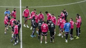 Multitudinario entrenamiento del Real Madrid