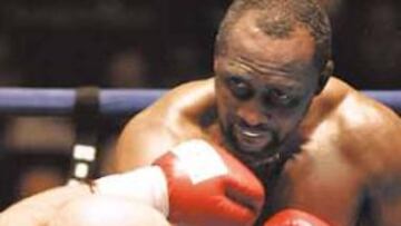 <b>MUCHO TRABAJO. </b>Hearns necesitó ocho asaltos para tumbar a Long.