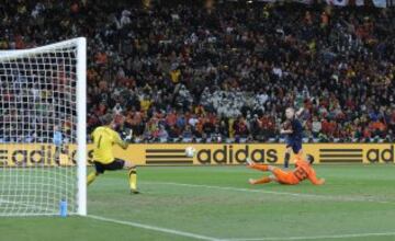 Iniesta ha pasado a la historia de la Selección Española por marcar el gol que nos dio el Mundial de Sudáfrica en la final ante Holanda.