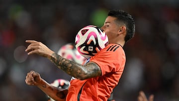 Colombia's midfielder #10 James Rodriguez warms up ahead of the 2026 FIFA World Cup South American qualifiers football match between Venezuela and Colombia at the Monumental de Maturin Stadium in Maturin, Venezuela on September 9, 2025. (Photo by Juan BARRETO / AFP)