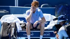 Cahill y el estado de salud de Sinner: “Confiamos en que se ponga bien”