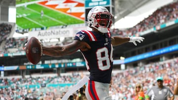 MIAMI GARDENS, FLORIDA - OCTOBER 29: Kendrick Bourne #84 of the New England Patriots celebrates a receiving touchdown during the first quarter against the Miami Dolphins at Hard Rock Stadium on October 29, 2023 in Miami Gardens, Florida. Megan Briggs/Getty Images/AFP (Photo by Megan Briggs / GETTY IMAGES NORTH AMERICA / Getty Images via AFP)