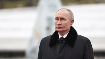 Russian President Vladimir Putin attends a flower-laying ceremony at the Motherland monument at Piskarevskoye Memorial Cemetery, to mark 81 years since Leningrad siege was lifted during the World War Two, in Saint Petersburg, Russia January 27, 2025. Sputnik/Mikhail Tereshchenko/Pool via REUTERS ATTENTION EDITORS - THIS IMAGE WAS PROVIDED BY A THIRD PARTY.