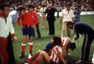 FINAL DE 1975 ATLÉTICO DE MADRID - REAL MADRID La victoria fue para el Real Madrid en el Estadio Vicente calderón por medio de penaltis después de un empate a cero.