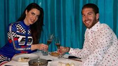 Pilar Rubio y Sergio Ramos brindando durante una cena el 17 de marzo de 2019, d&iacute;a del 41&ordm; cumplea&ntilde;os de la presentadora.