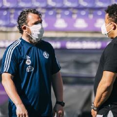 Espinar muestra, públicamente, el apoyo del club a Sergio González